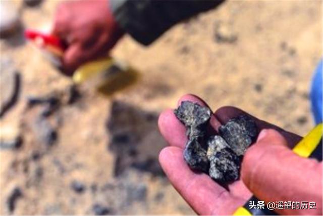 pg电子平台新疆发现古墓遗址挖出煤灰和煤块专家：改写中国冶炼史(图2)