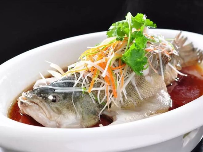 日本网评：中pg电子平台国最美味的4道鱼清蒸鲈鱼上榜图2让人很意外(图3)