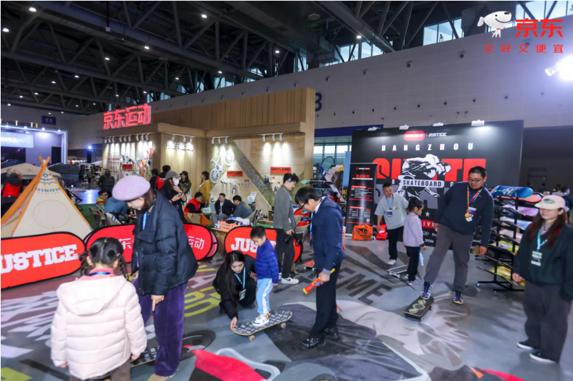 PG电子app京东运动亮相CLE2025 携Hilleberg天与云等带来爆款户外装备6折起优惠(图1)