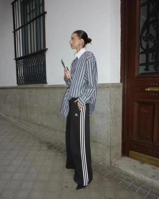 别再小看运动单品了用它们和基础单品搭配美得精PG电子平台神又利索(图6)